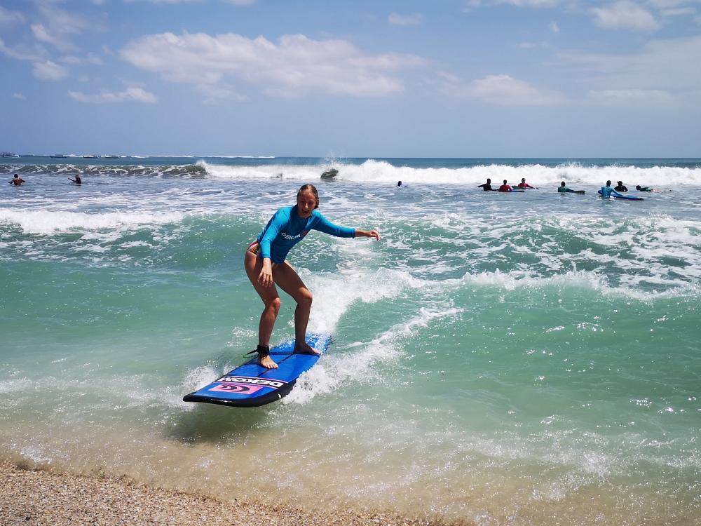 Surfing ved Kuta Beach