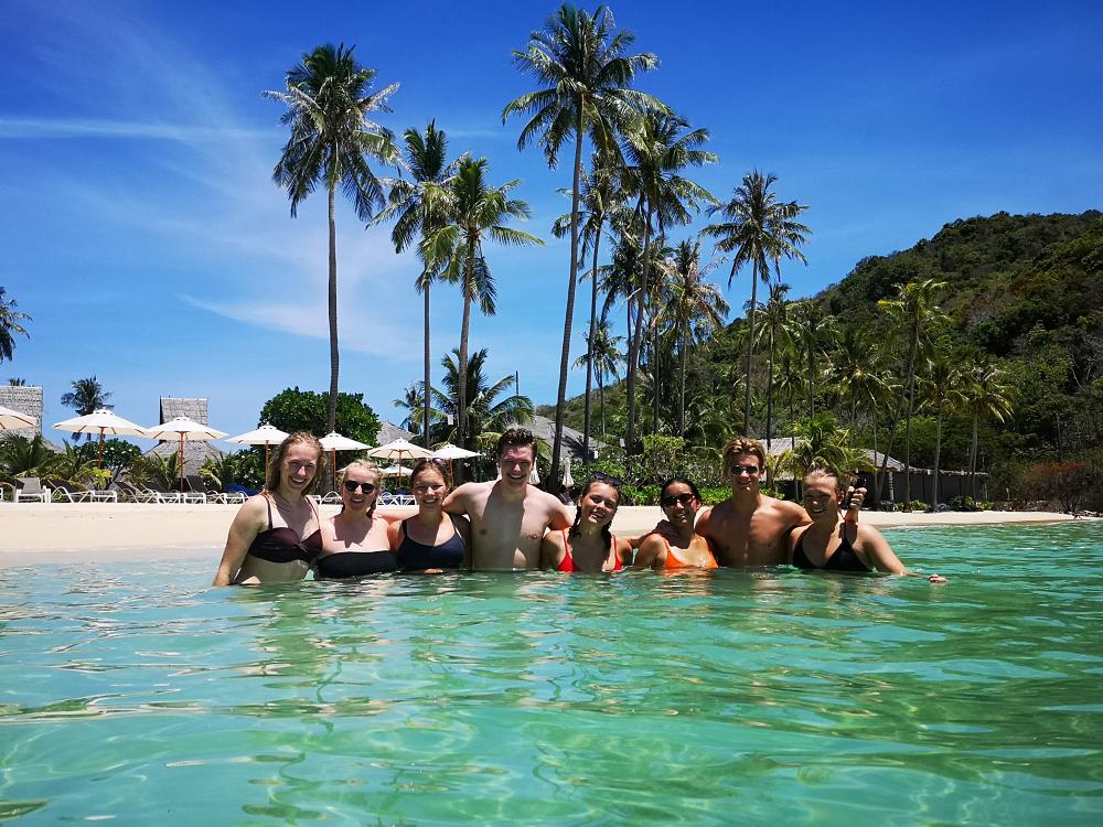 Simning vid Phi Phi