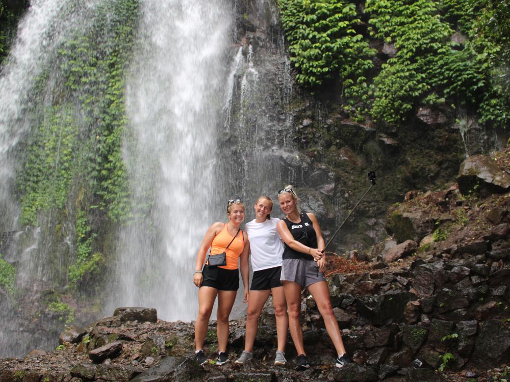 Munduks vattenfall på Bali