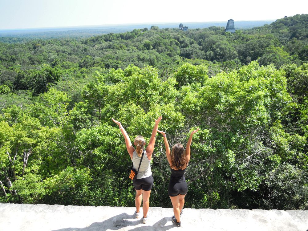 Utsikt över Tikal i Guatemala