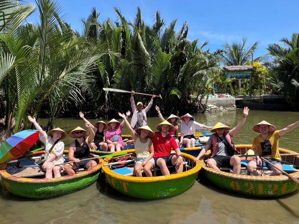 Kurvade båtar i Vietnam