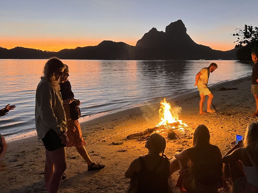 Lägereld på stranden
