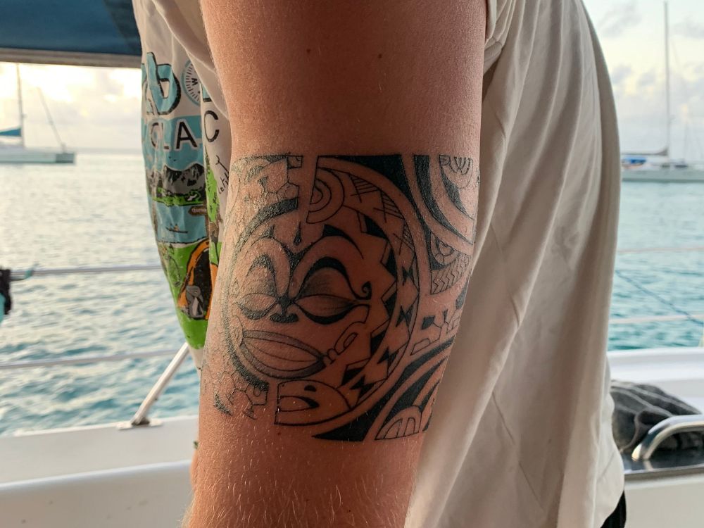 Ett besök hos den lokala tatueraren