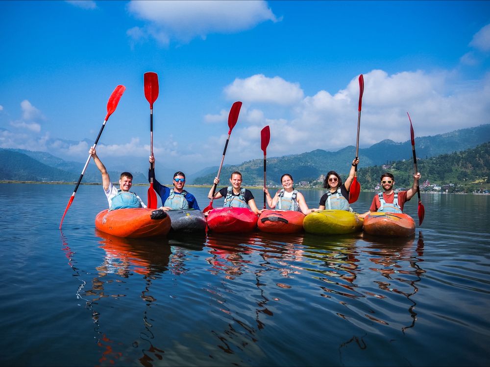 Kajakpaddling på sjön Phewa
